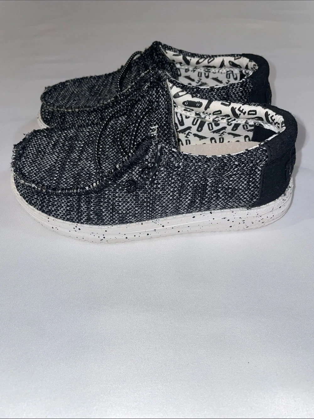HeyDude Wally Toddler. Black and White  Size 9